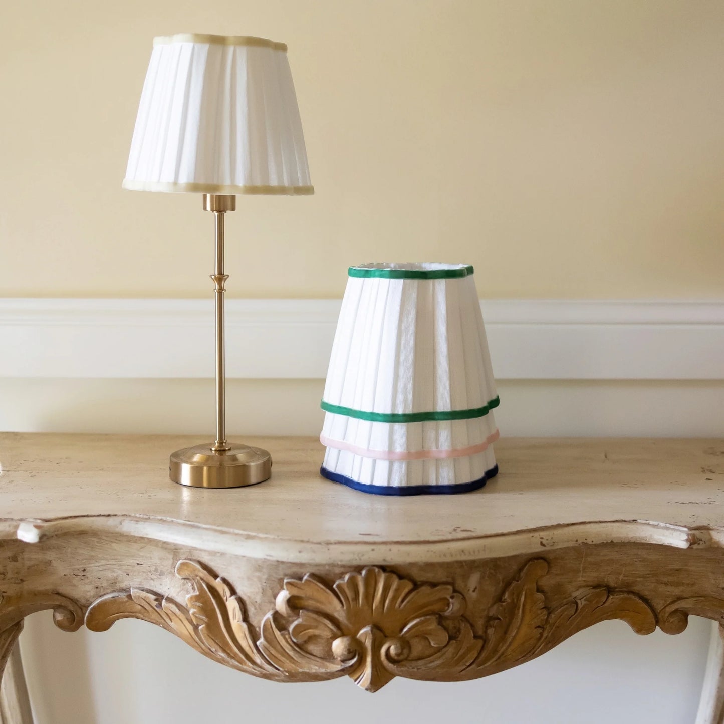 PRE ORDER Green Scallop Shade USB Table Lamp