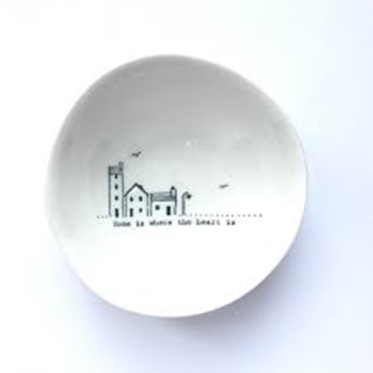 Wobbly porcelain bowl medium - Home is where the heart is