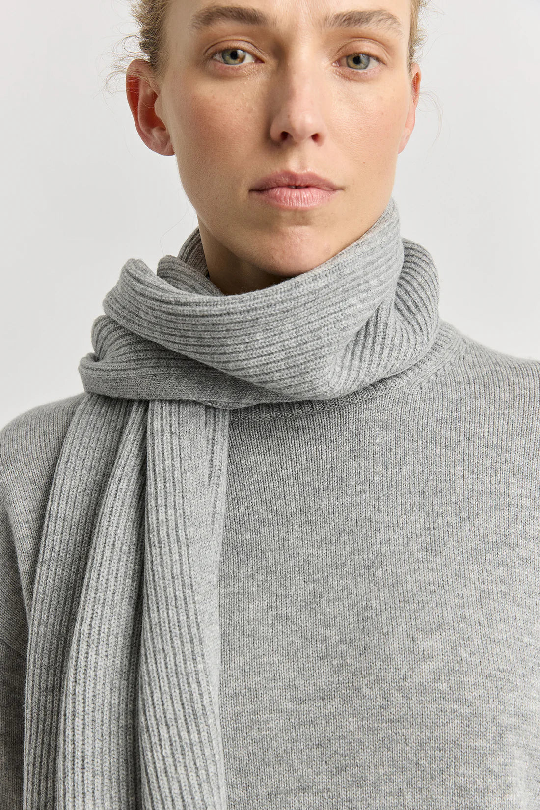 Fine rib scarf - LIght Ash