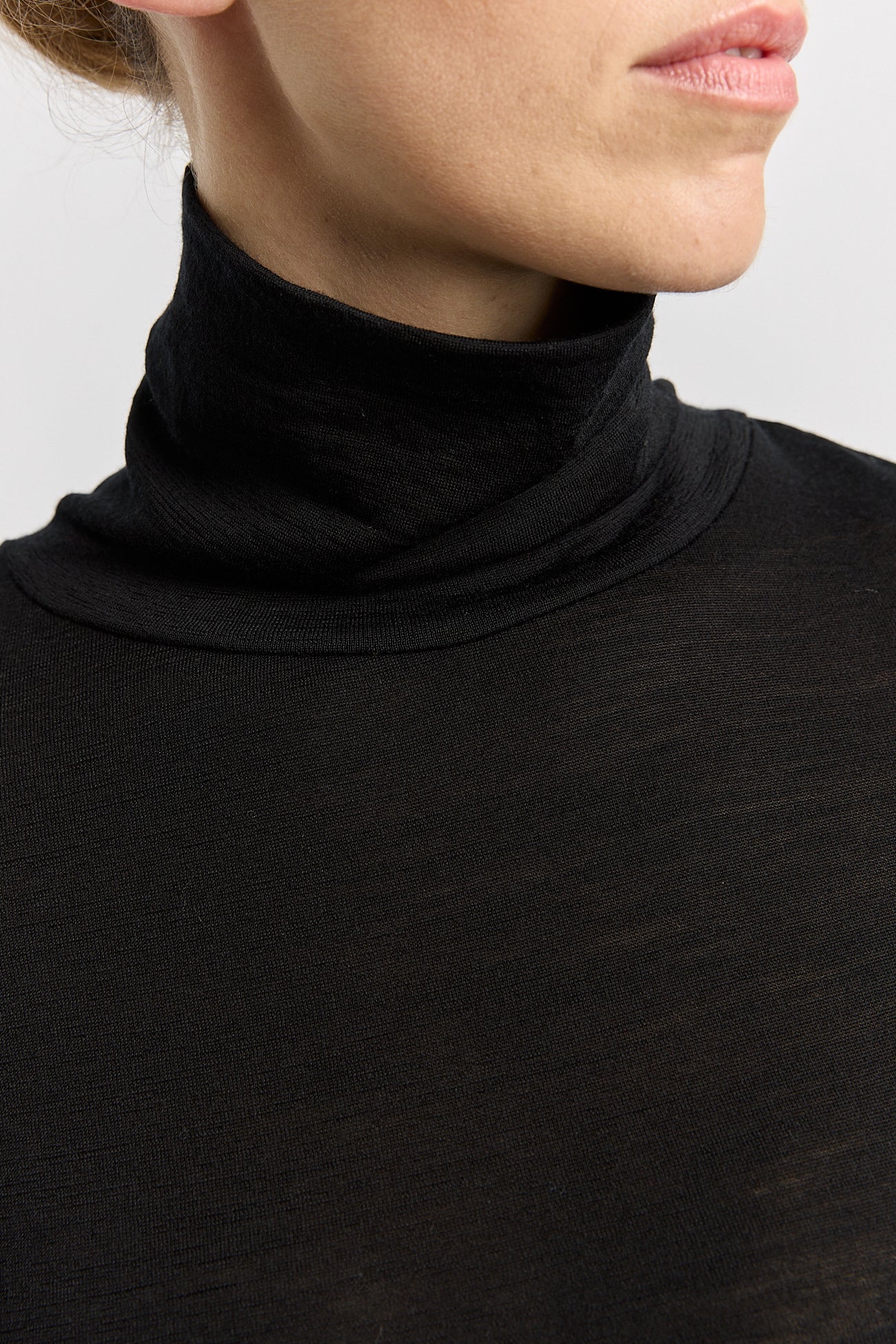 Turtle neck merino tee - Black