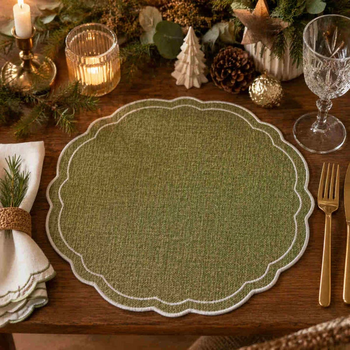 Claudia Scalloped Round Placemat Green/White