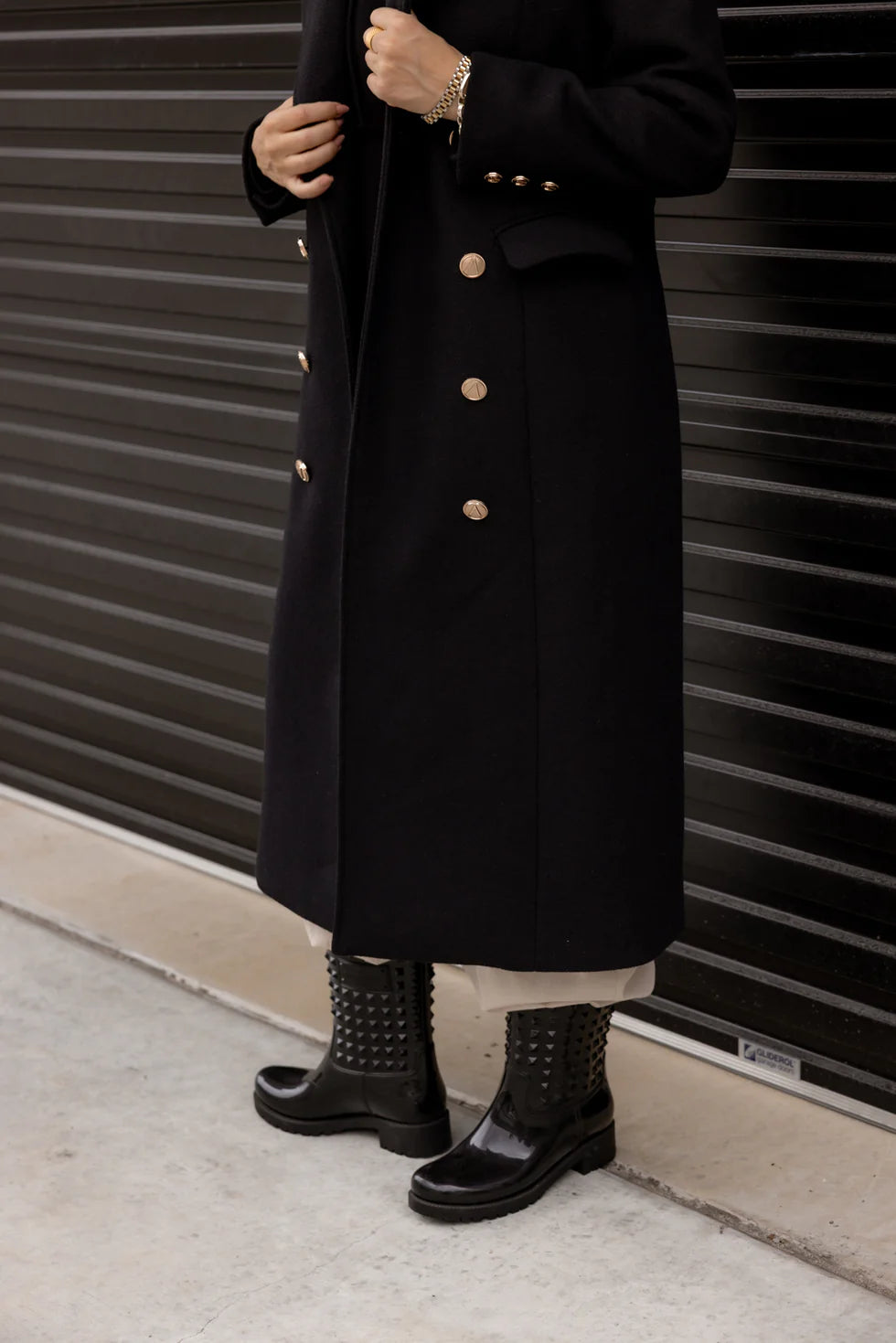 RUSSIAN Coat Black - Medium