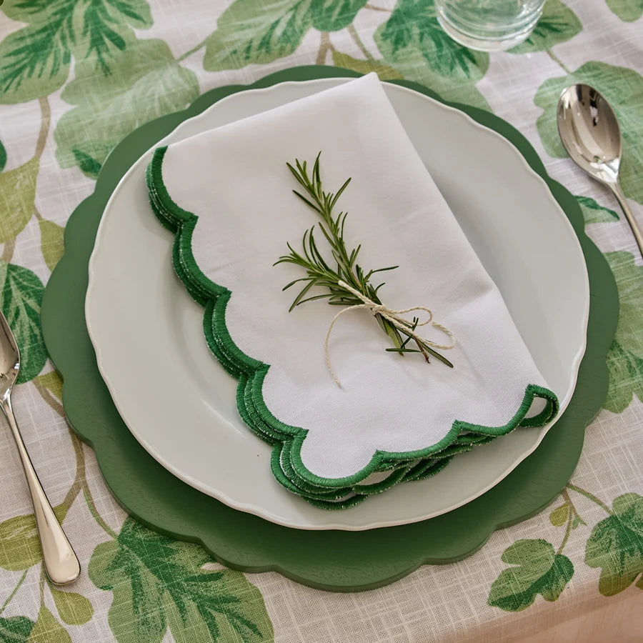 GRACIE GREEN SCALLOP WOOD CHARGER