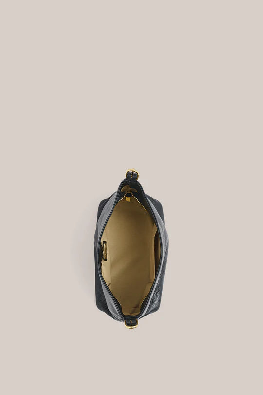 Eden Black Leather Shoulder Bag by Vestirsi