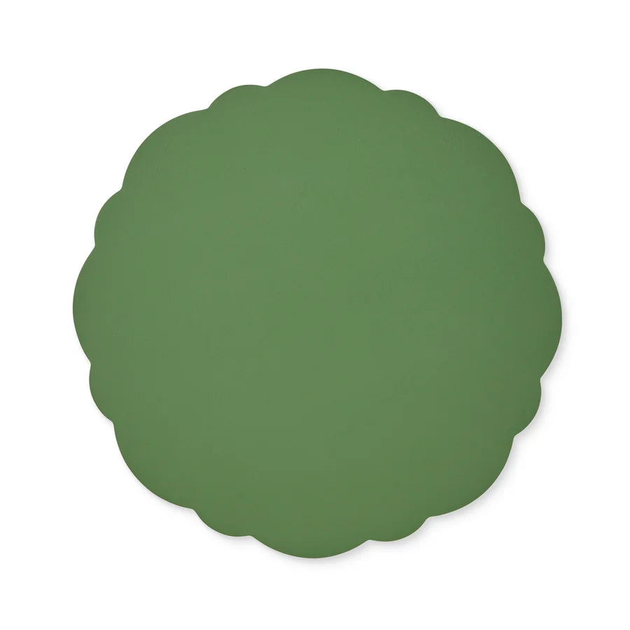 GRACIE GREEN SCALLOP WOOD CHARGER