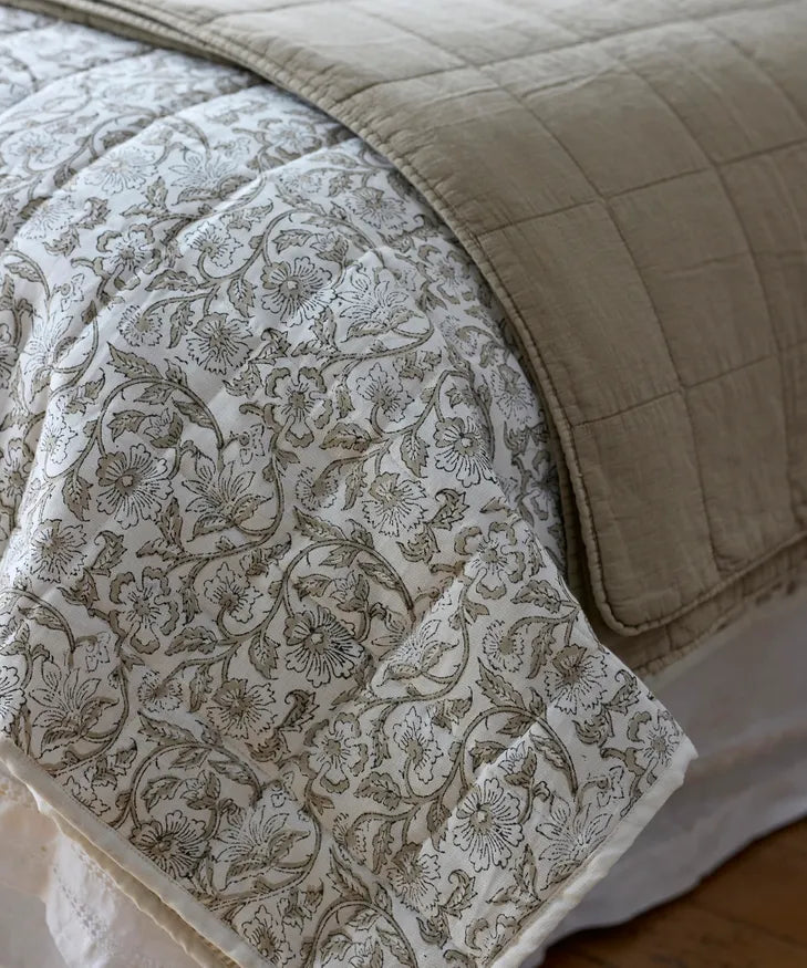 Freya Quilt Taupe